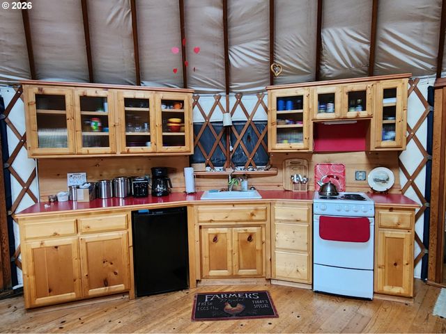 HENSLEY HILL Rd, Port Orford, OR 97465