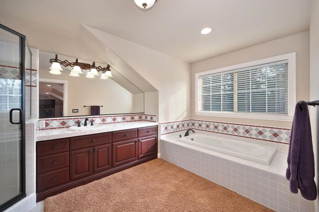 5804 Saint Francis Ct, Loomis, CA 95650