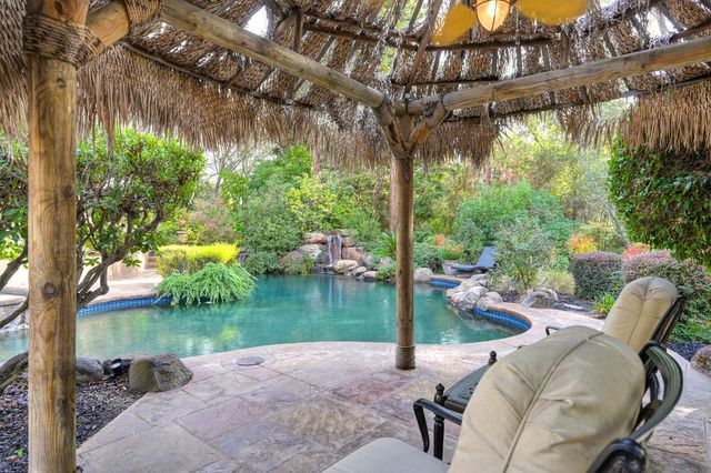 5804 Saint Francis Ct, Loomis, CA 95650