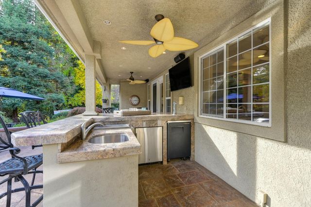 5804 Saint Francis Ct, Loomis, CA 95650