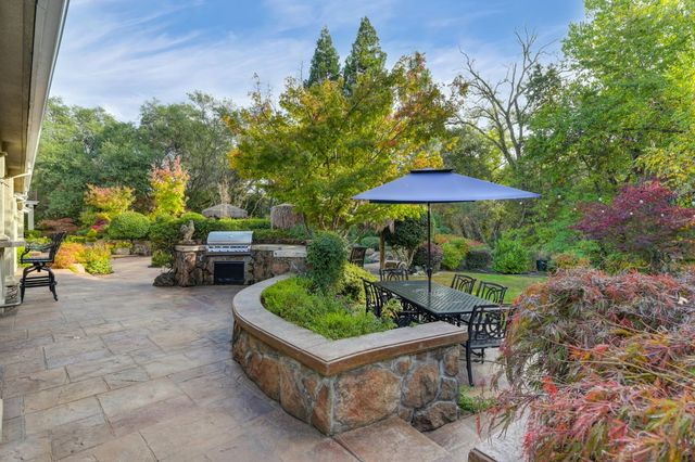 5804 Saint Francis Ct, Loomis, CA 95650