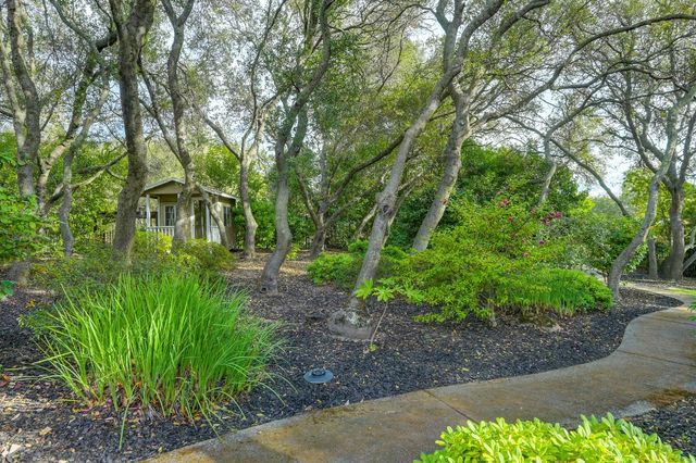 5804 Saint Francis Ct, Loomis, CA 95650