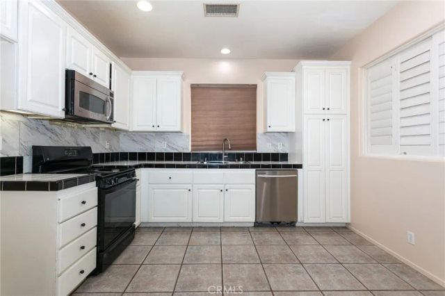 1654 Moonseed, Simi Valley, CA 93065