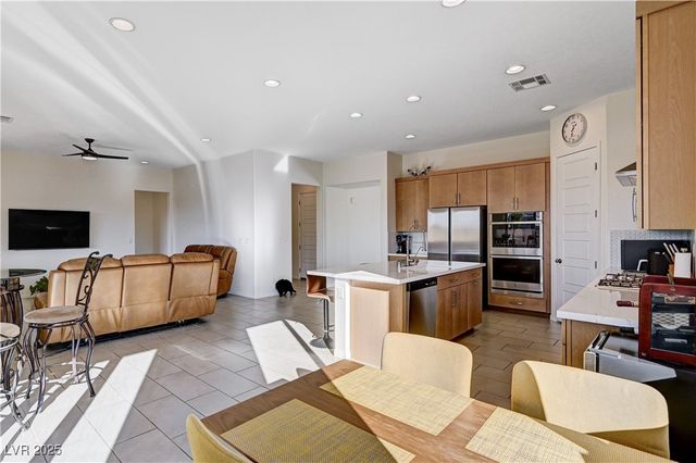 6205 Gambetta Street, Las Vegas, NV 89115