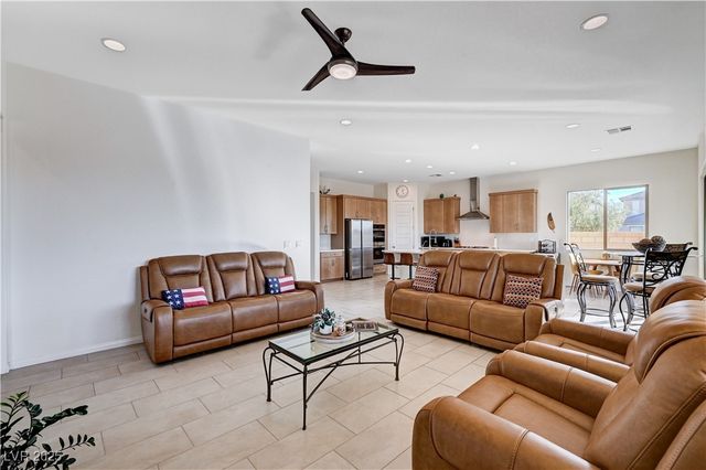 6205 Gambetta Street, Las Vegas, NV 89115