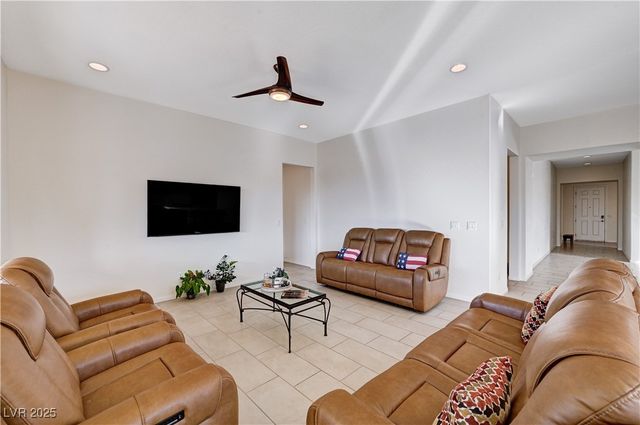 6205 Gambetta Street, Las Vegas, NV 89115