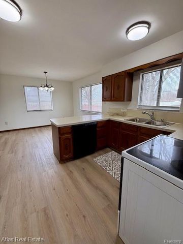 350 E Rising Street, Davison, MI 48423