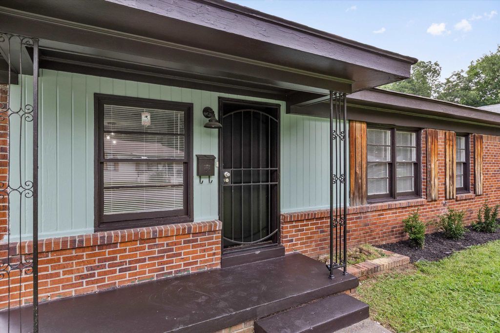 1387 OAK RIDGE DR, Memphis, TN 38111