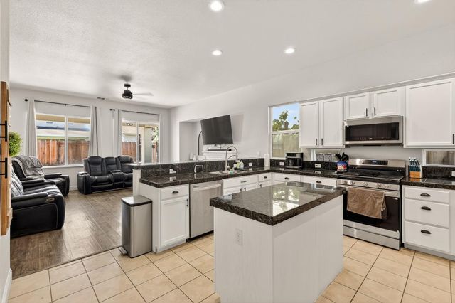860 Sandstone, Atwater, CA 95301