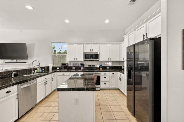 860 Sandstone, Atwater, CA 95301