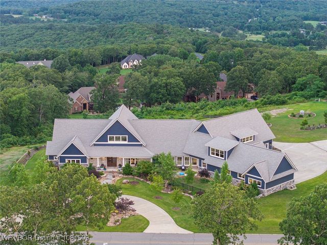 5926 W Skyview Circle, Van Buren, AR 72956