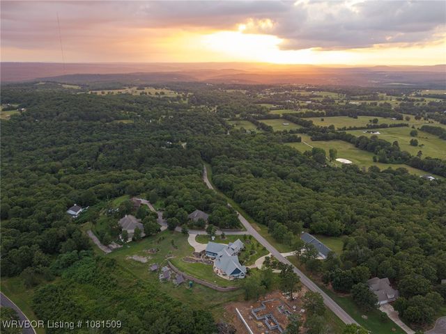 5926 W Skyview Circle, Van Buren, AR 72956