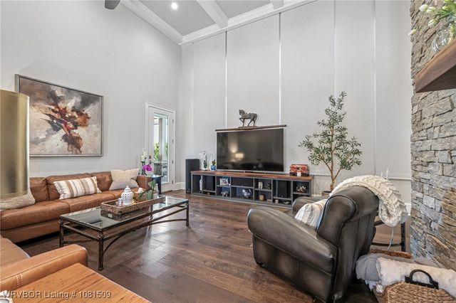 5926 W Skyview Circle, Van Buren, AR 72956