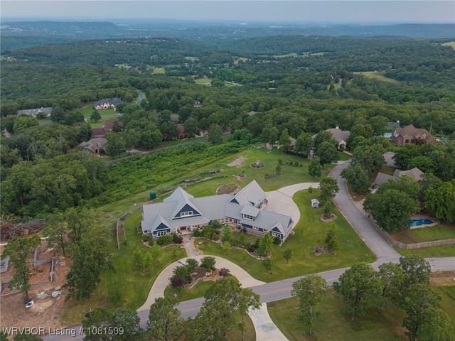 5926 W Skyview Circle, Van Buren, AR 72956