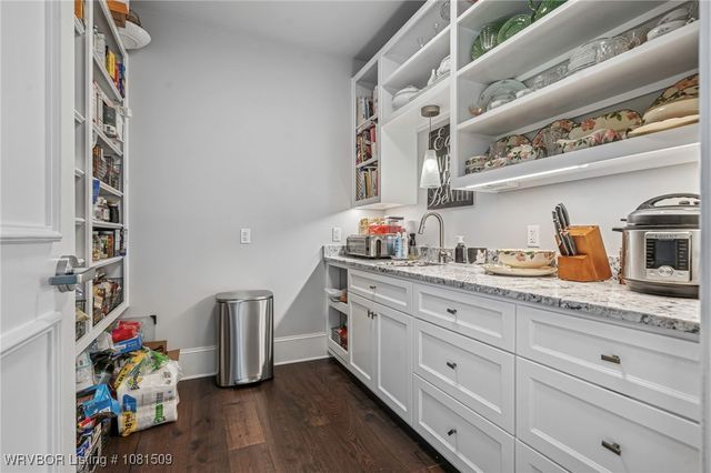 5926 W Skyview Circle, Van Buren, AR 72956