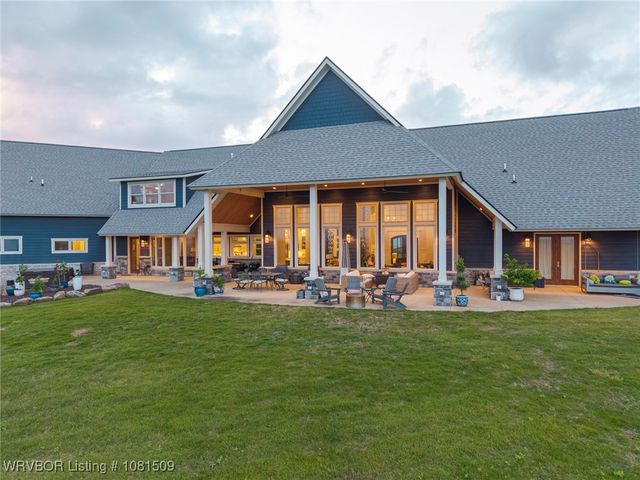 5926 W Skyview Circle, Van Buren, AR 72956