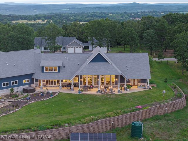 5926 W Skyview Circle, Van Buren, AR 72956