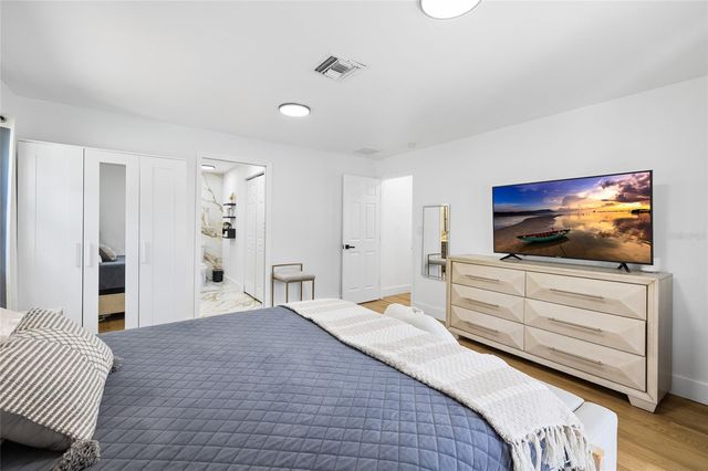 6128 E 111TH AVENUE, Temple Terrace, FL 33617