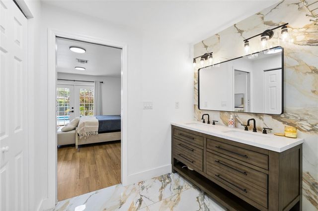 6128 E 111TH AVENUE, Temple Terrace, FL 33617