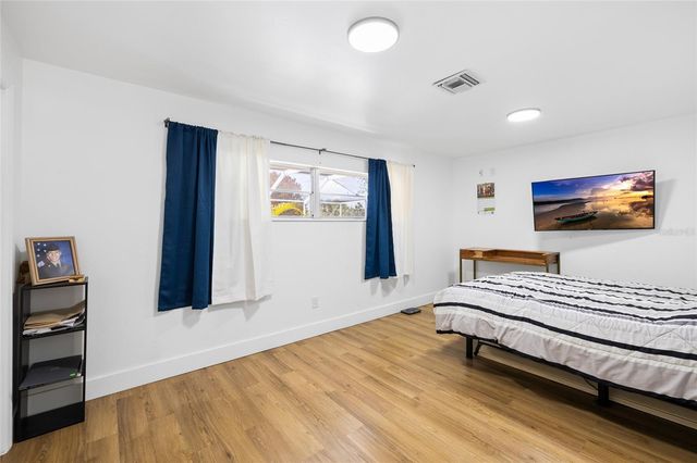 6128 E 111TH AVENUE, Temple Terrace, FL 33617