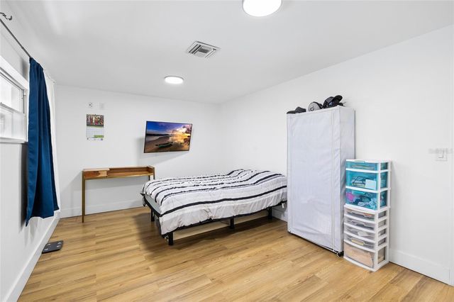 6128 E 111TH AVENUE, Temple Terrace, FL 33617