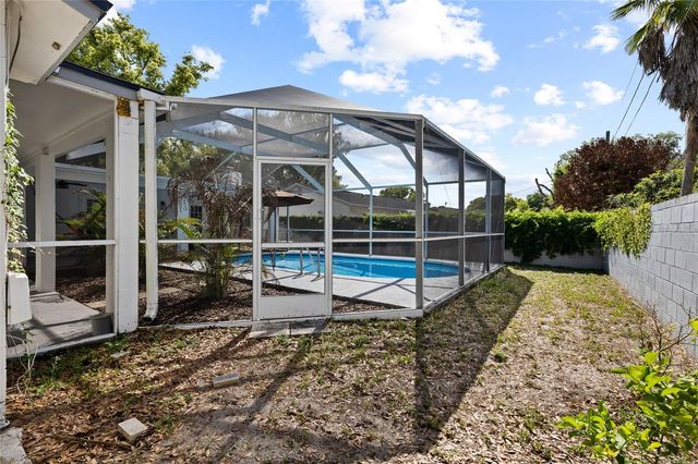 6128 E 111TH AVENUE, Temple Terrace, FL 33617