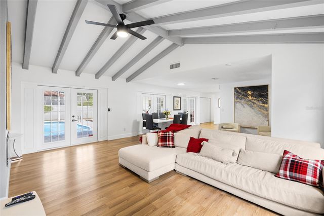 6128 E 111TH AVENUE, Temple Terrace, FL 33617