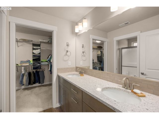 840 Se BACARRA St, Hillsboro, OR 97123