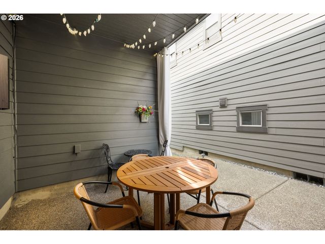 840 Se BACARRA St, Hillsboro, OR 97123