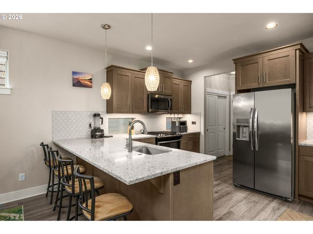 840 Se BACARRA St, Hillsboro, OR 97123