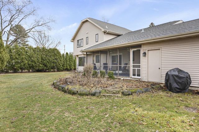 607 Greenway Road, Monona, WI 53716