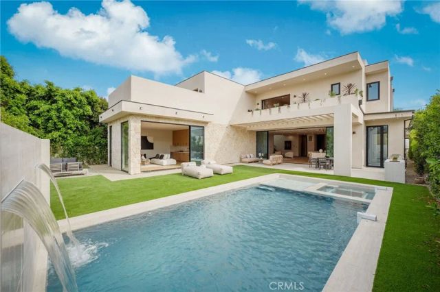 15447 Huston, Sherman Oaks, CA 91403