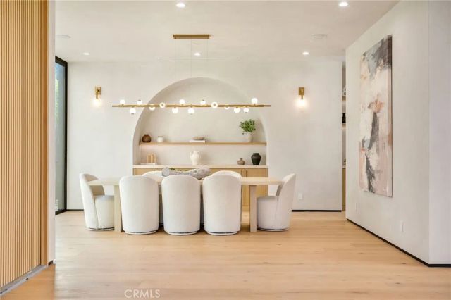 15447 Huston, Sherman Oaks, CA 91403