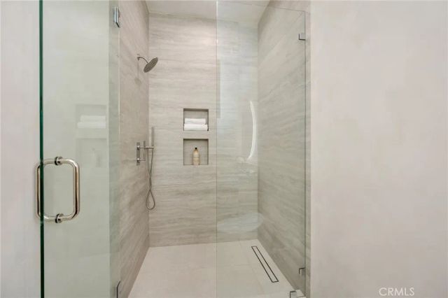 15447 Huston, Sherman Oaks, CA 91403