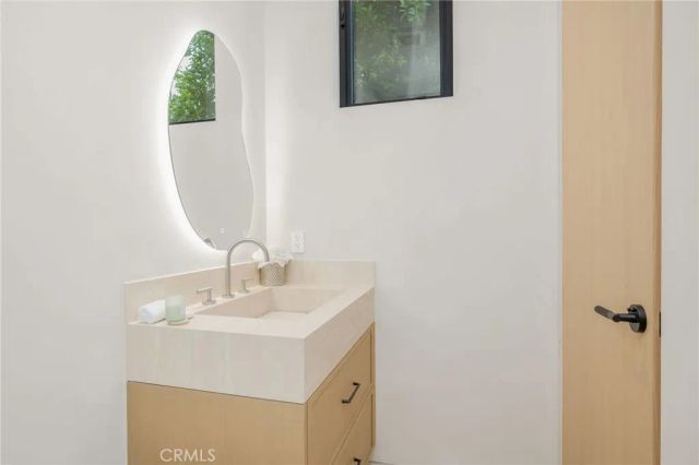 15447 Huston, Sherman Oaks, CA 91403