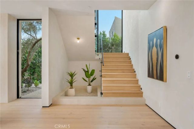 15447 Huston, Sherman Oaks, CA 91403