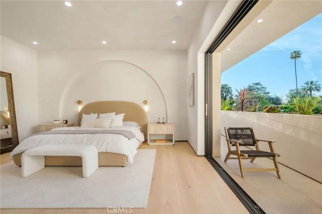 15447 Huston, Sherman Oaks, CA 91403