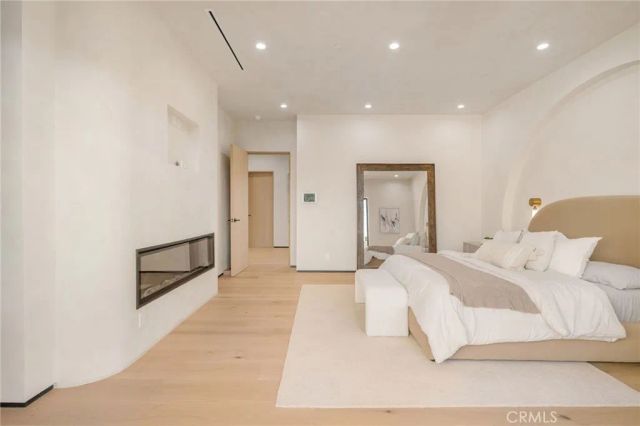 15447 Huston, Sherman Oaks, CA 91403