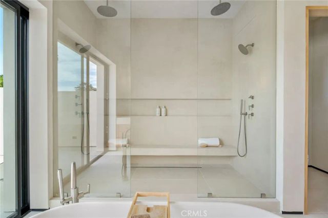 15447 Huston, Sherman Oaks, CA 91403