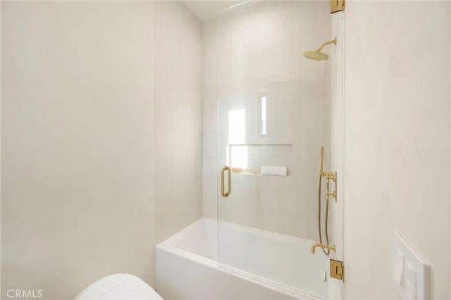 15447 Huston, Sherman Oaks, CA 91403