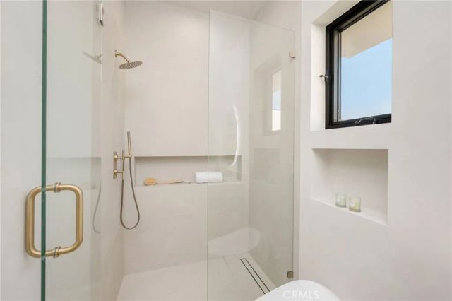 15447 Huston, Sherman Oaks, CA 91403