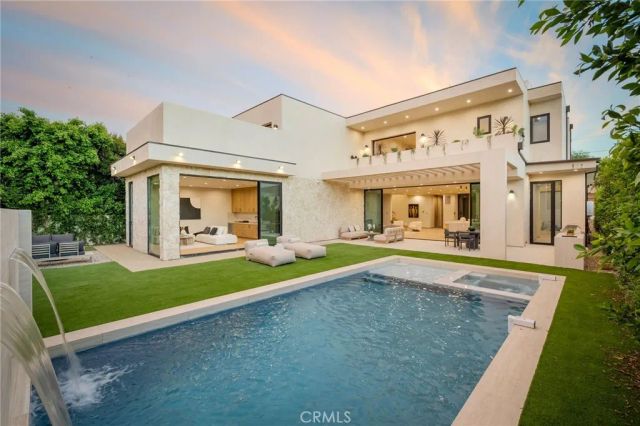 15447 Huston, Sherman Oaks, CA 91403