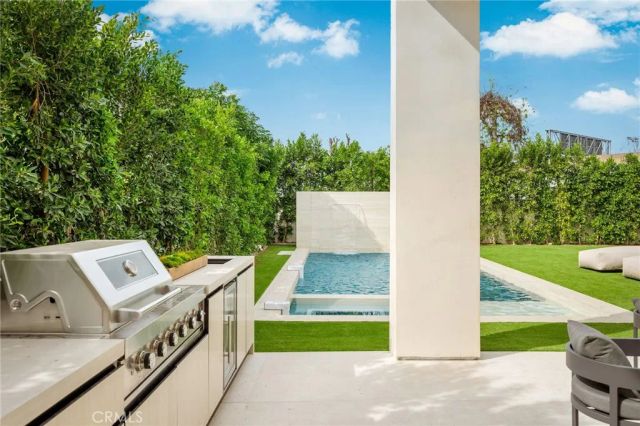 15447 Huston, Sherman Oaks, CA 91403