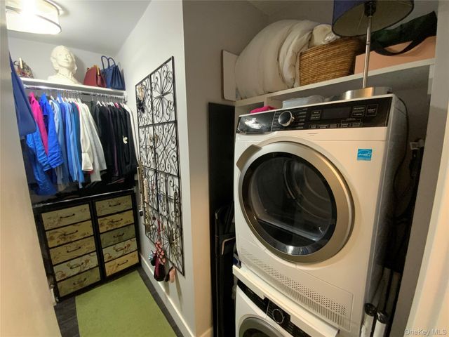 27010 Grand Central Parkway 10B, Floral Park, NY 11005