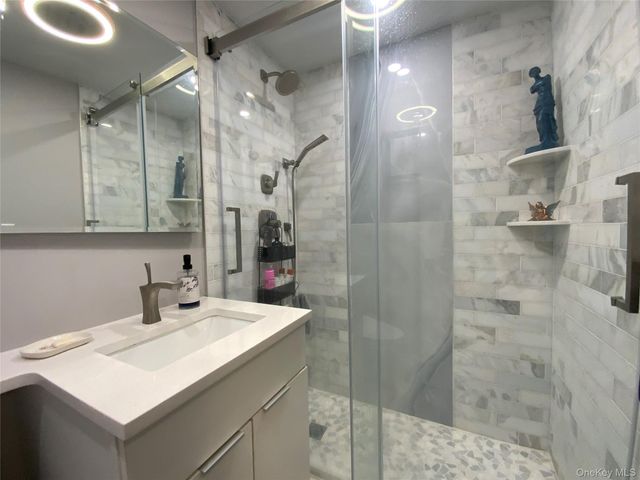 27010 Grand Central Parkway 10B, Floral Park, NY 11005