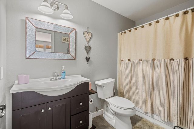 9049 Laguna Springs Way, Elk Grove, CA 95758