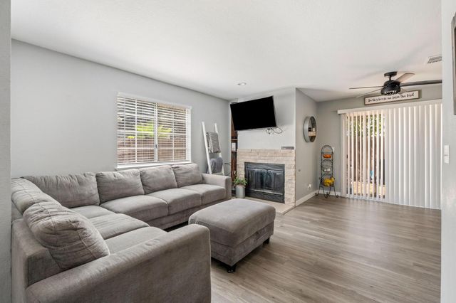 9049 Laguna Springs Way, Elk Grove, CA 95758