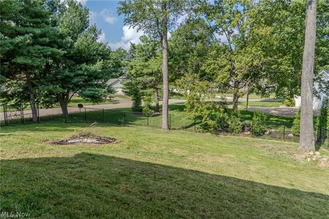 203 Albany Drive NW, Canton, OH 44708
