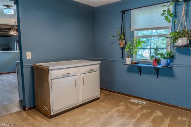 203 Albany Drive NW, Canton, OH 44708