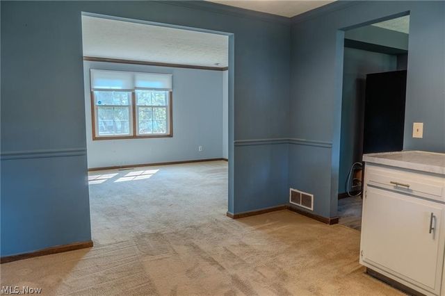 203 Albany Drive NW, Canton, OH 44708